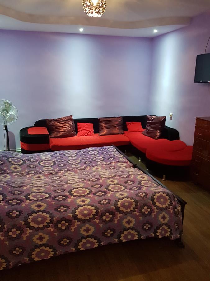 Emi House Hotell Borjomi Exteriör bild